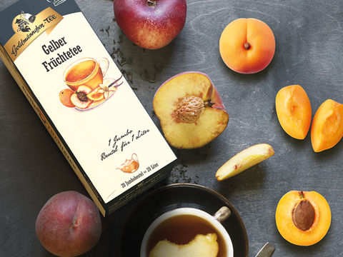 Gelber Früchtetee
